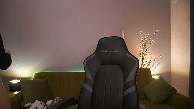 LilElfie online show from 15, 10, 2025