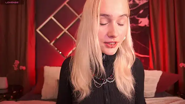 LilElfie online show from 16, 2, 2026