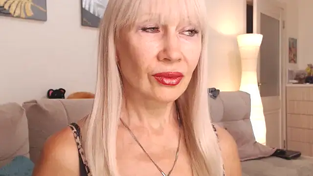 AlisaDeluxe online show from 4, 10, 2025