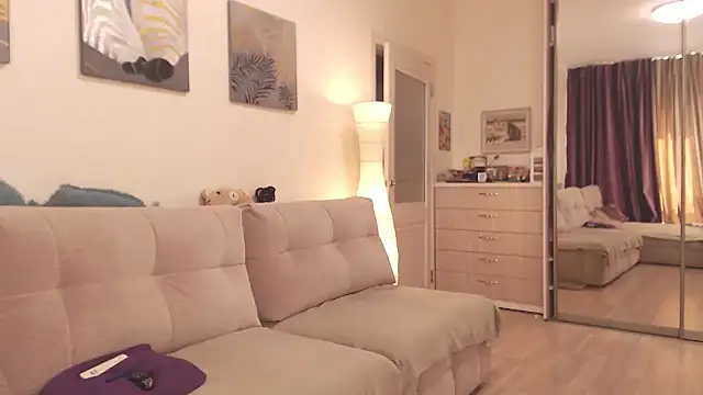 AlisaDeluxe online show from 18, 6, 2026