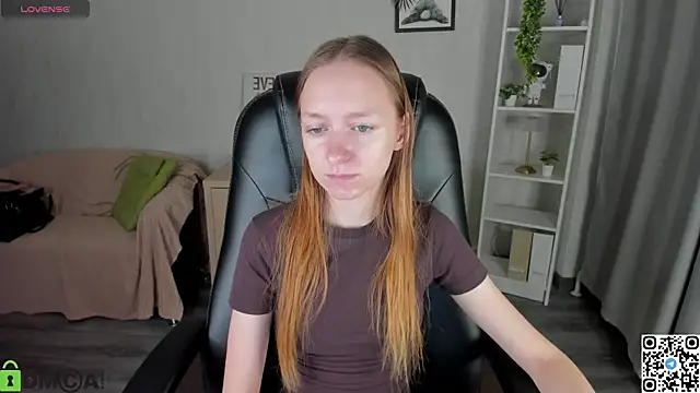 Mia E1fie online show from 4, 11, 2025