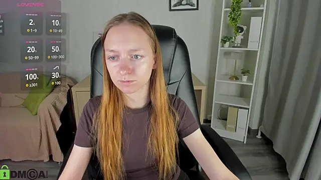 Mia E1fie online show from 3, 11, 2025