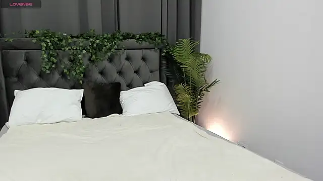 cute luucy online show from 25, 11, 2025