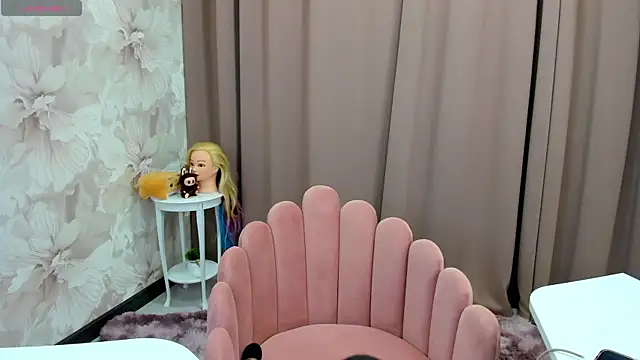 cute luucy online show from 10, 10, 2025