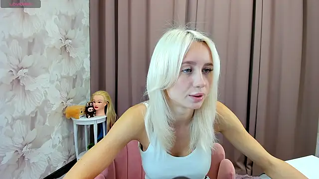 cute luucy online show from 16, 10, 2025