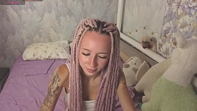 cute luucy online show from 3, 8, 2026