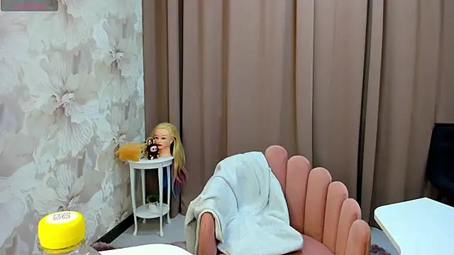 cute luucy online show from 24, 10, 2025