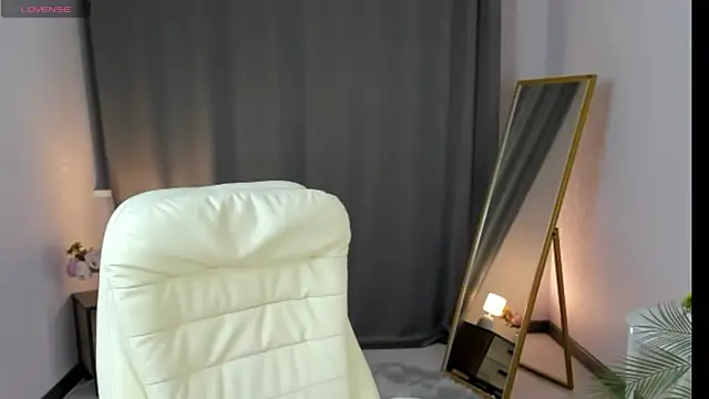 cute luucy online show from 19, 3, 2026