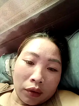 Snapshot of PhamPhung chatting on 7, 11, 2025 PhamPhung online show from 7, 11, 2025