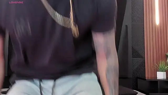 marco garciia  online show from 28, 9, 2025