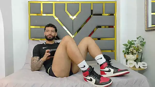 yorbymaxx online show from 8, 10, 2025