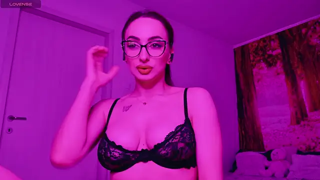 AuraPure online show from 24, 9, 2025