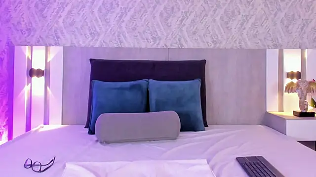 krystal foxx online show from 25, 3, 2026