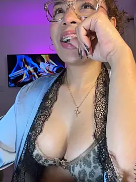 megansan  online show from 10, 10, 2025