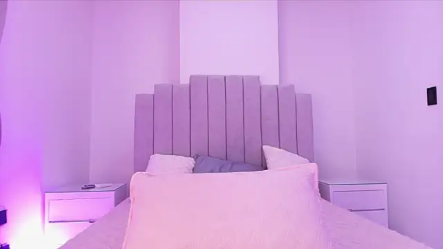 valecastro  online show from 25, 11, 2025