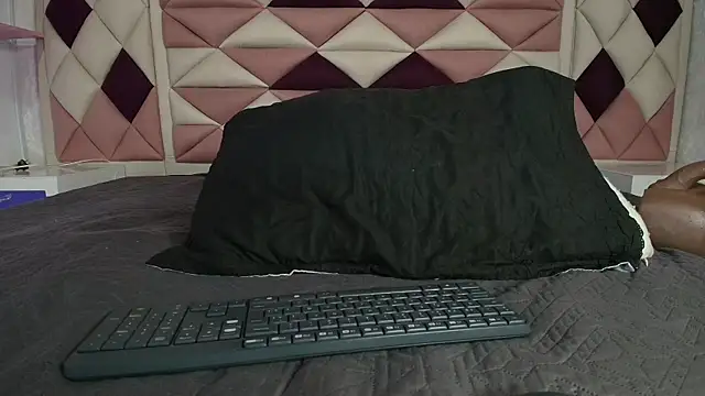 valecastro  online show from 15, 9, 2025