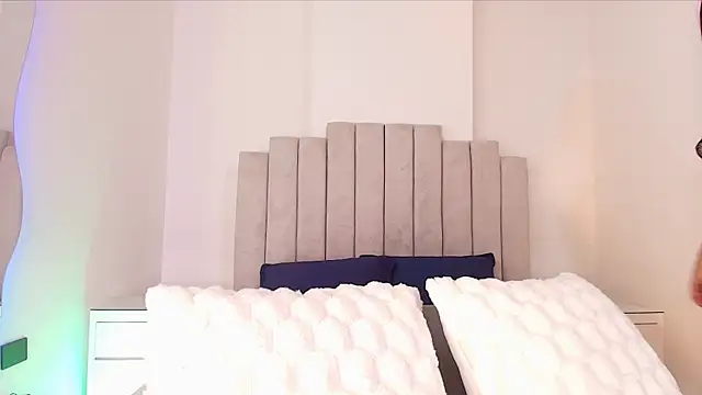 valecastro  online show from 20, 11, 2025