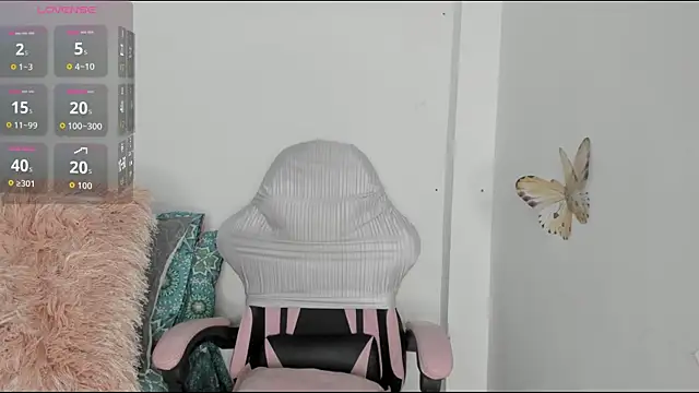 Snapshot of mari-ross chatting on 2, 8, 2026 mari-ross online show from 2, 8, 2026
