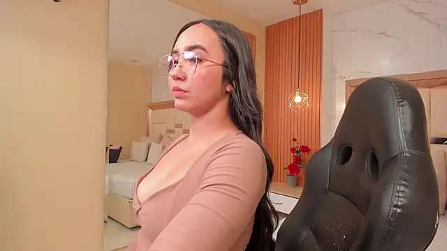 julieta rosee online show from 6, 7, 2026