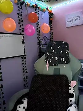 Purple2StayThnxx online show from 25, 9, 2025