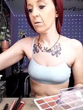 Purple2StayThnxx online show from 12, 5, 2026