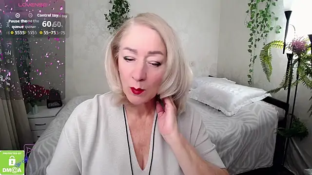 hunters woman online show from 30, 9, 2025