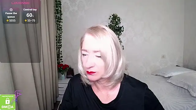 hunters woman online show from 9, 9, 2025