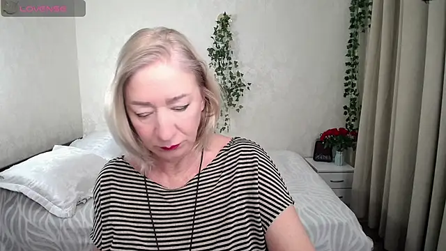 hunters woman online show from 29, 11, 2025