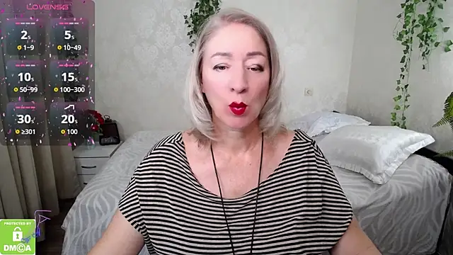 hunters woman online show from 8, 10, 2025