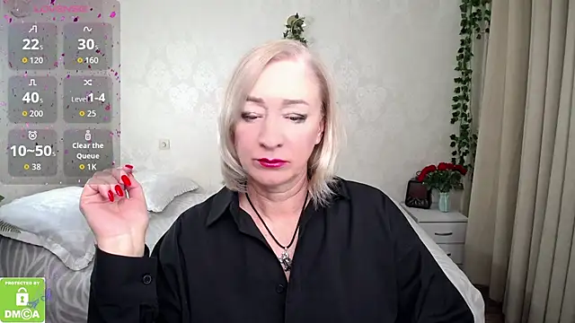 hunters woman online show from 18, 11, 2025