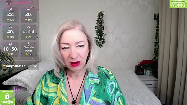 hunters woman online show from 30, 4, 2026