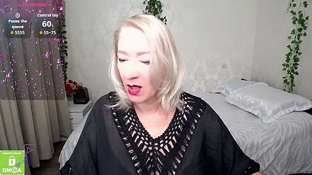 hunters woman online show from 23, 9, 2025