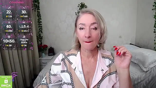 hunters woman online show from 9, 10, 2025