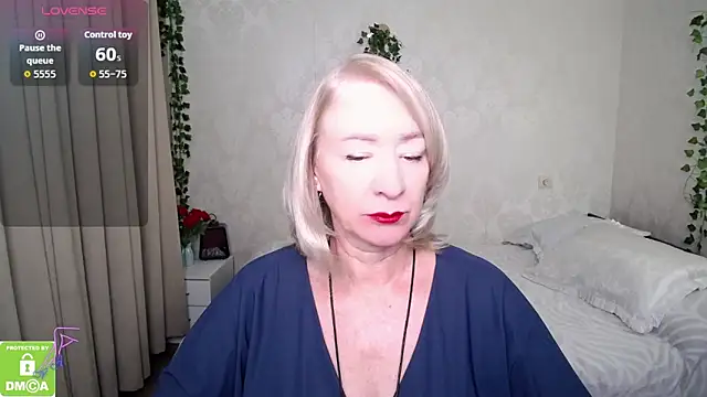 hunters woman online show from 10, 9, 2025