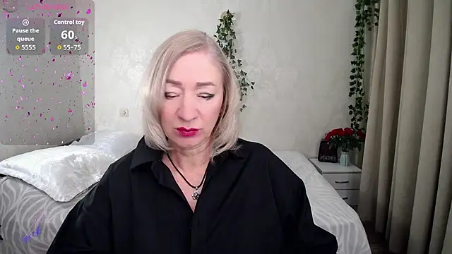 hunters woman online show from 28, 11, 2025