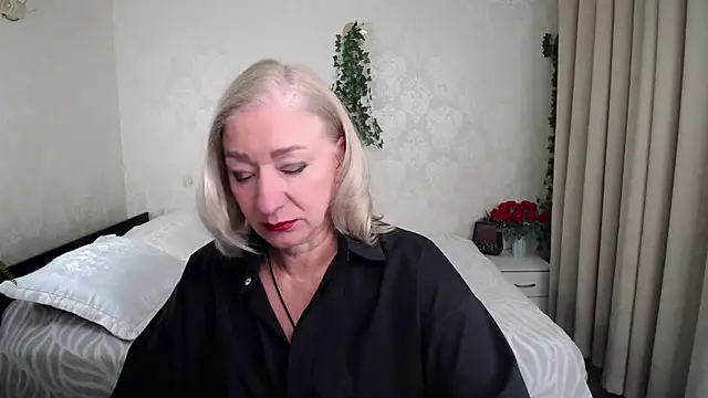 Snapshot of hunters_woman chatting on 12, 2, 2026 hunters woman online show from 12, 2, 2026