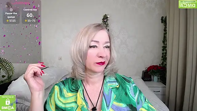 hunters woman online show from 30, 4, 2026