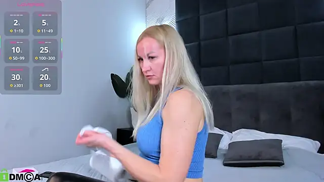 KiraSun online show from 9, 1, 2026