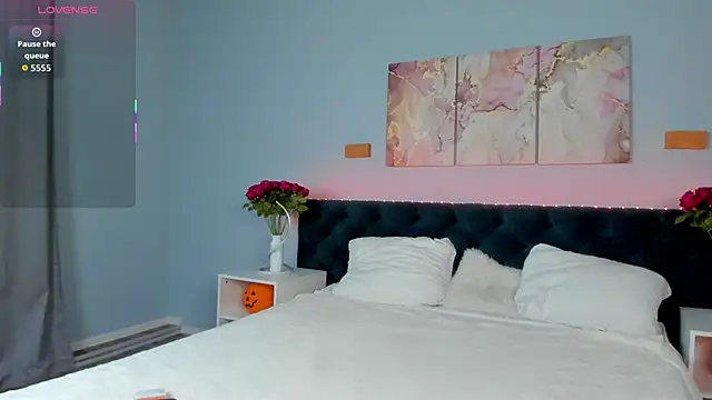 KiraSun online show from 7, 11, 2025