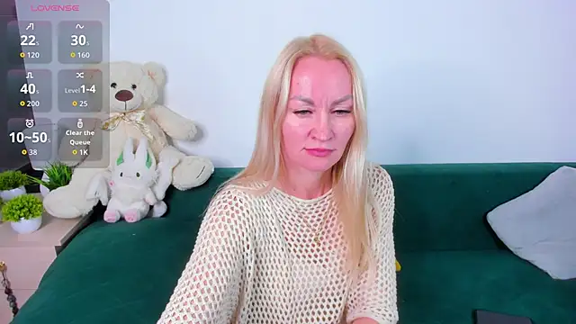 KiraSun online show from 17, 11, 2025