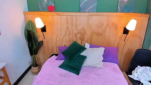 milavega  online show from 14, 1, 2026