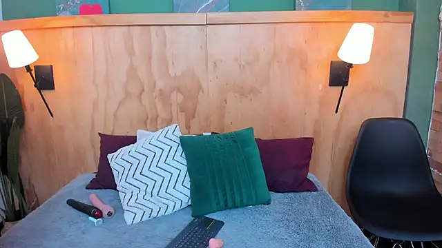 milavega  online show from 2, 12, 2025