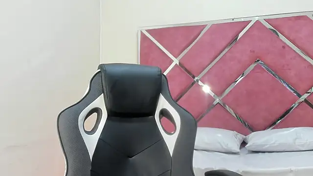 Dulce Pettit online show from 9, 10, 2025