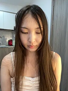 Snapshot of SkylerMoon chatting on 18, 10, 2025 SkylerMoon online show from 18, 10, 2025