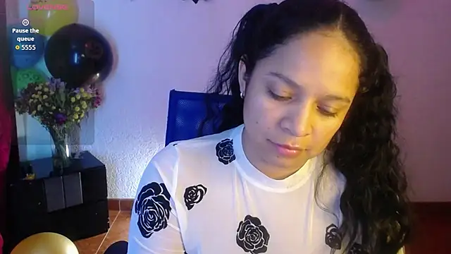 Snapshot of Sara_cute92 chatting on 23, 10, 2025 Sara cute92 online show from 23, 10, 2025