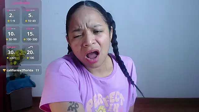 Snapshot of Sara_cute92 chatting on 4, 10, 2025 Sara cute92 online show from 4, 10, 2025