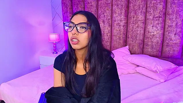 Snapshot of Sphere01 chatting on 16, 11, 2025 Sphere01 online show from 16, 11, 2025