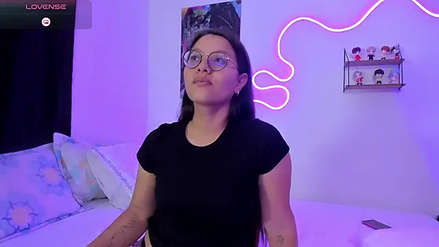 Dilan and Mia online show from 21, 11, 2025