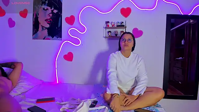 Dilan and Mia online show from 1, 4, 2026