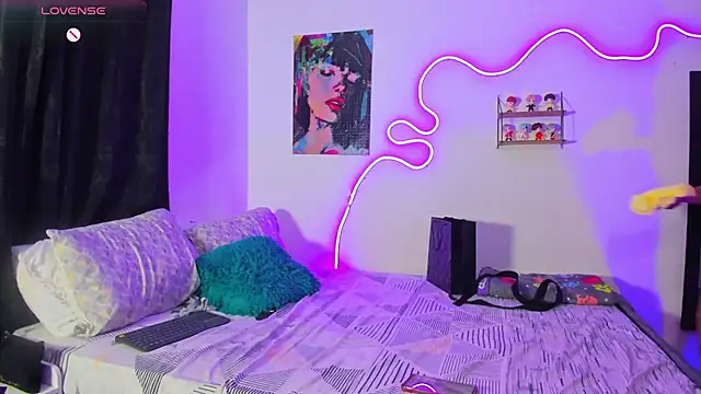 Dilan and Mia online show from 26, 11, 2025